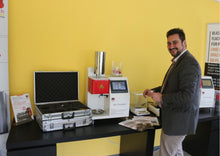 Cargar imagen en el visor de la galería, Operación del medidor del índice de fluidez en fusión Rolbatch (Plastómetro) RBH2 y RBM2 – Curso en línea (LAB 2.101)